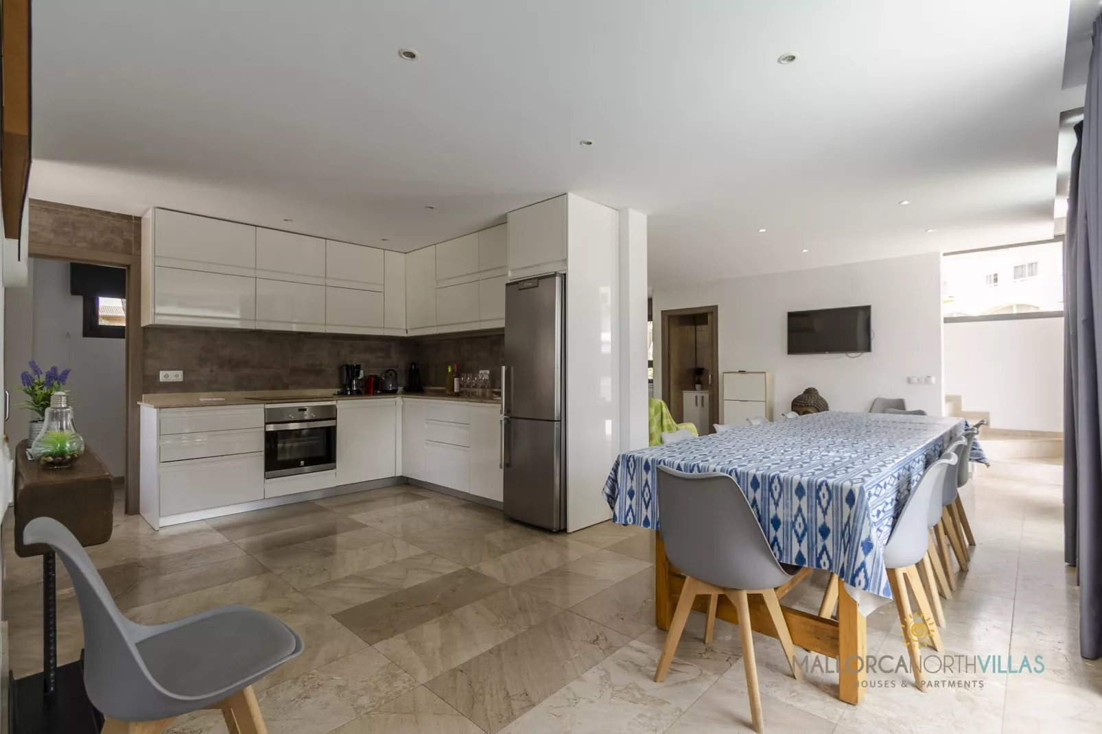 VILLA IOLA IDEAL PARA FAMILIAS A 150M DE LA PLAYA-Kitchen