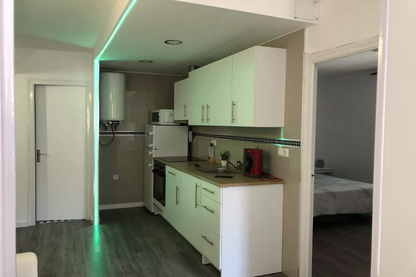 MONTGRIS 2-9-Kitchen