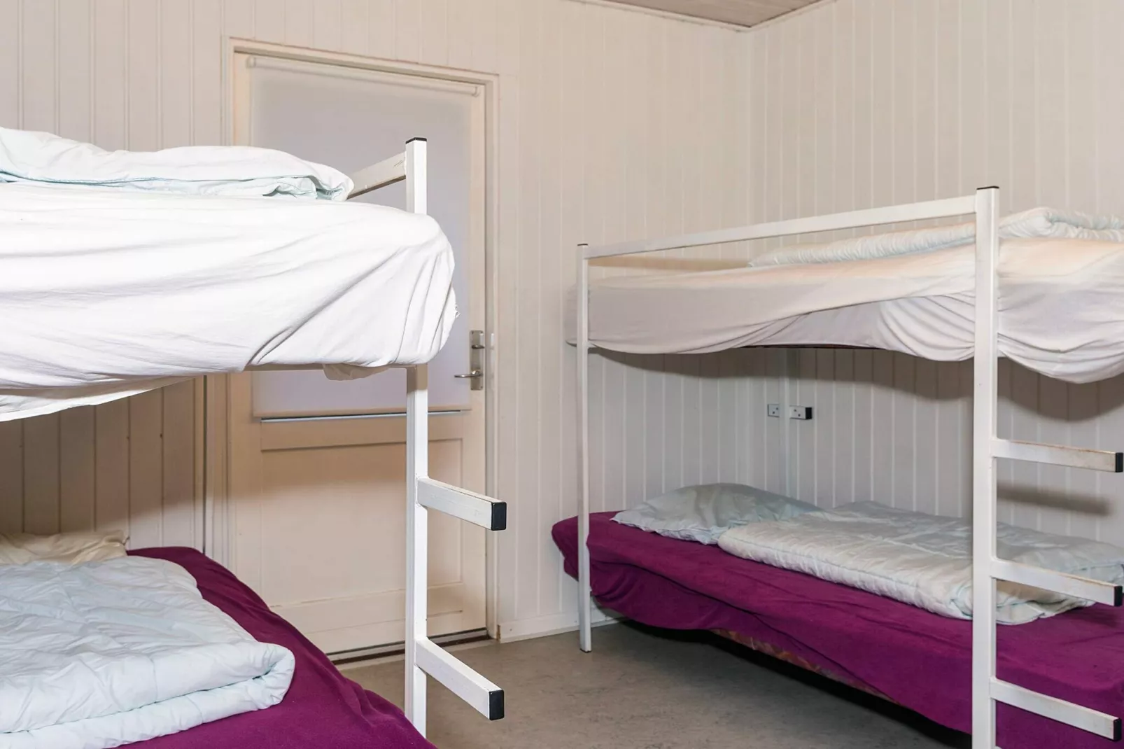 Delt værelse til 4 personer-Indoor