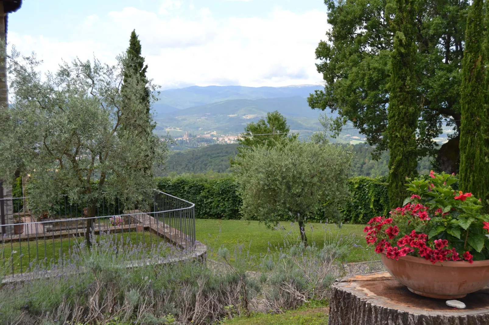Il Noce-Gardens summer