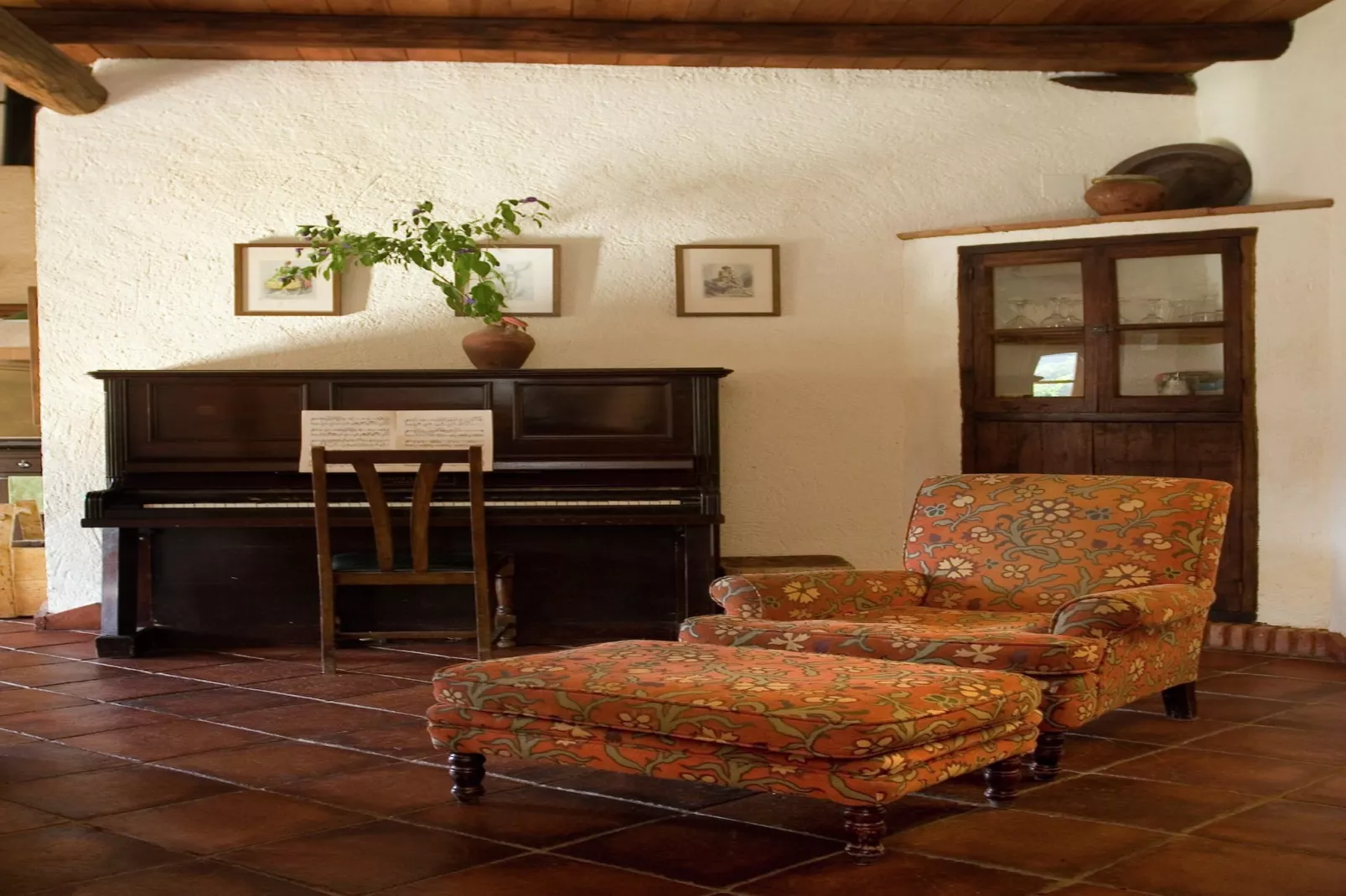 The Stork-Living room