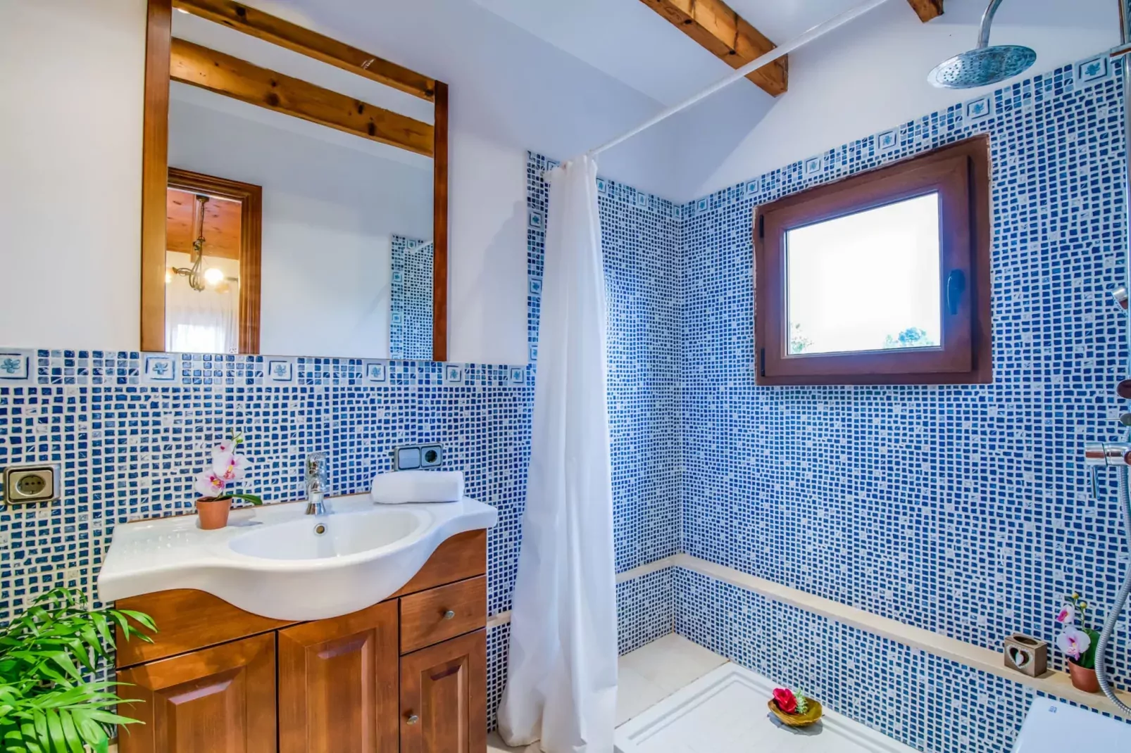 Can Tomeu-Bathroom