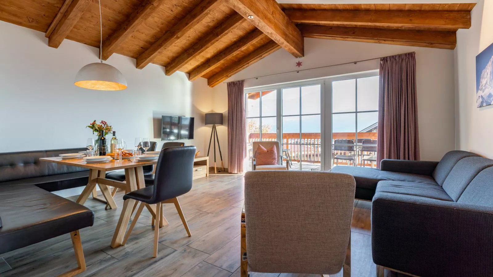 Tauern Suites Mitterwirt TOP 221-Dining room