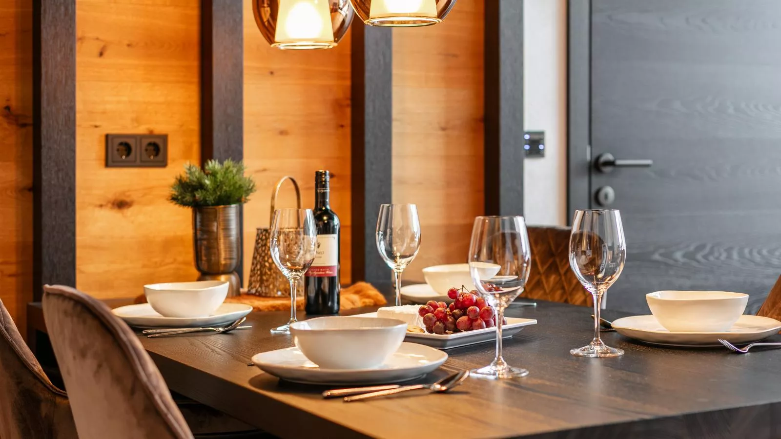 Adult Only Superior Suite-Dining room
