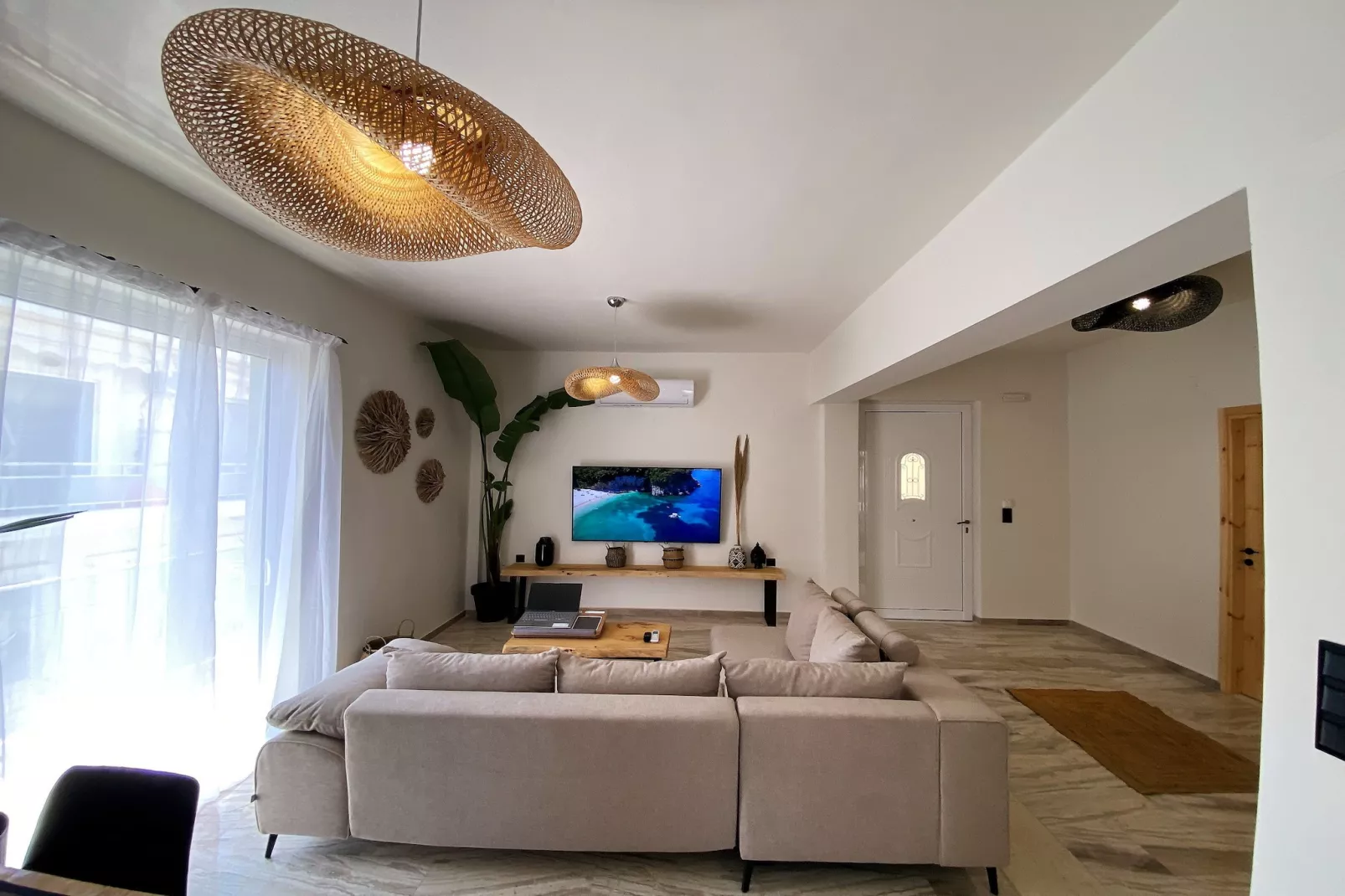 Ionias Seaside-Living room