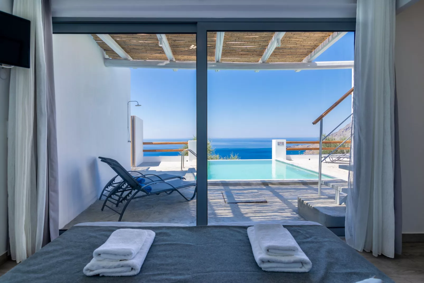 Pyrgos Exclusive 2-Bedroom