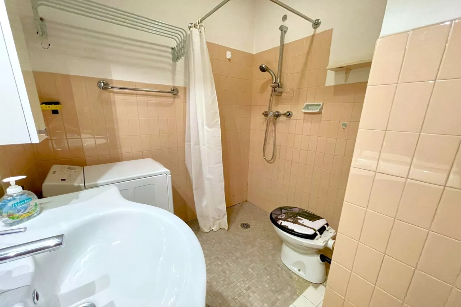 Caravella 26-Bathroom