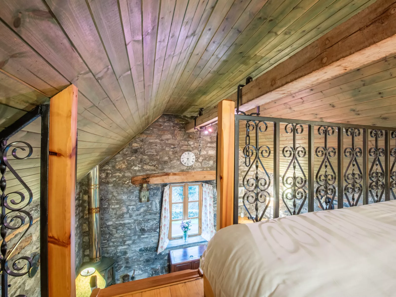 The Romantic Bothy-Inside