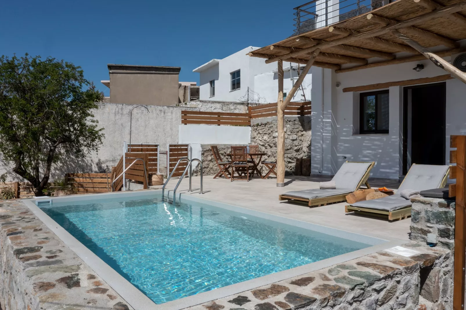 Nomas Home Skaloti-Pool
