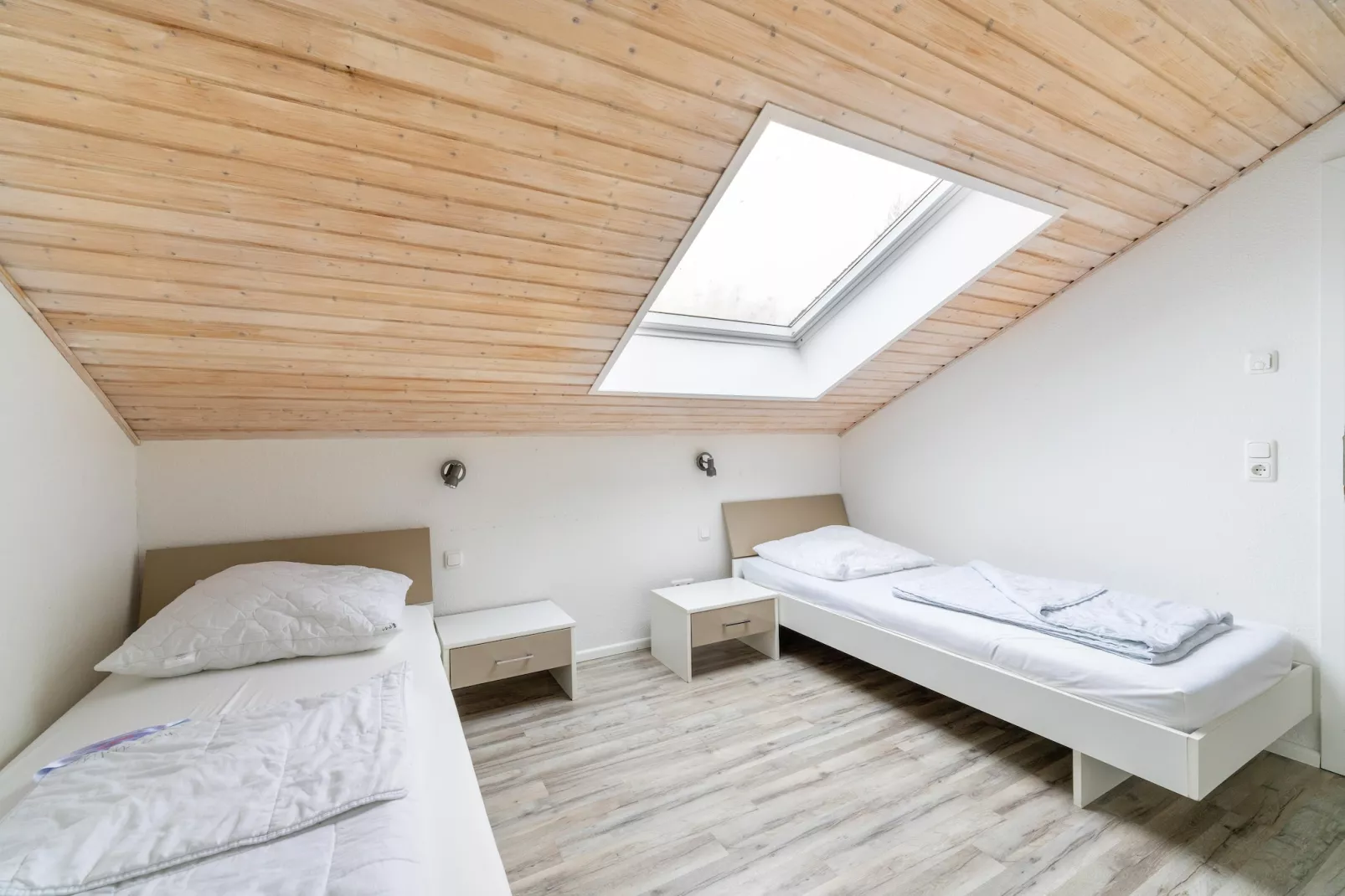 Kondor 253-Bedroom
