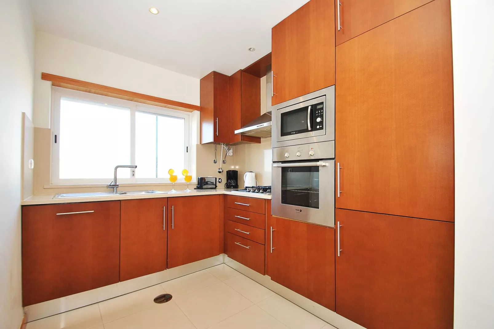Townhouse Mar 1-Kitchen