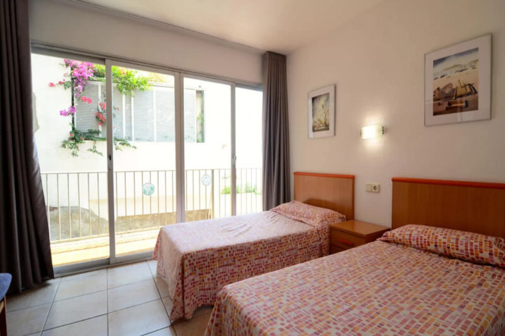 Appartements à L'Estartit-Bedroom