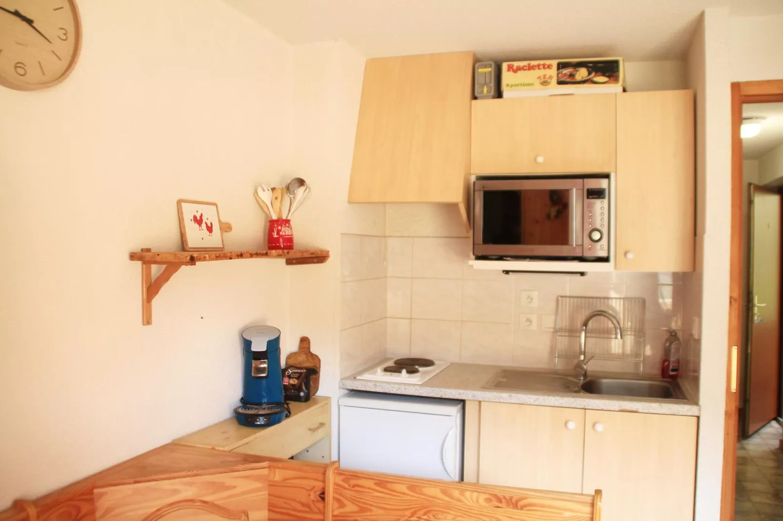 Amarillys AM2 MOUNTAIN & TELECABINE 4 Pers.-Kitchen