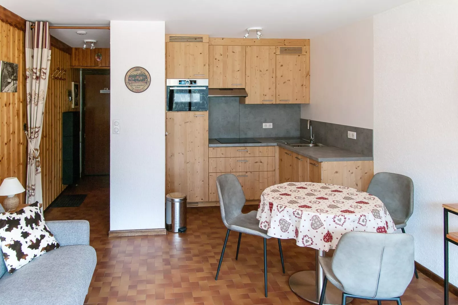 Champs Fleuris CFS7 COSY & VIEW 3 Pers.-Dining room
