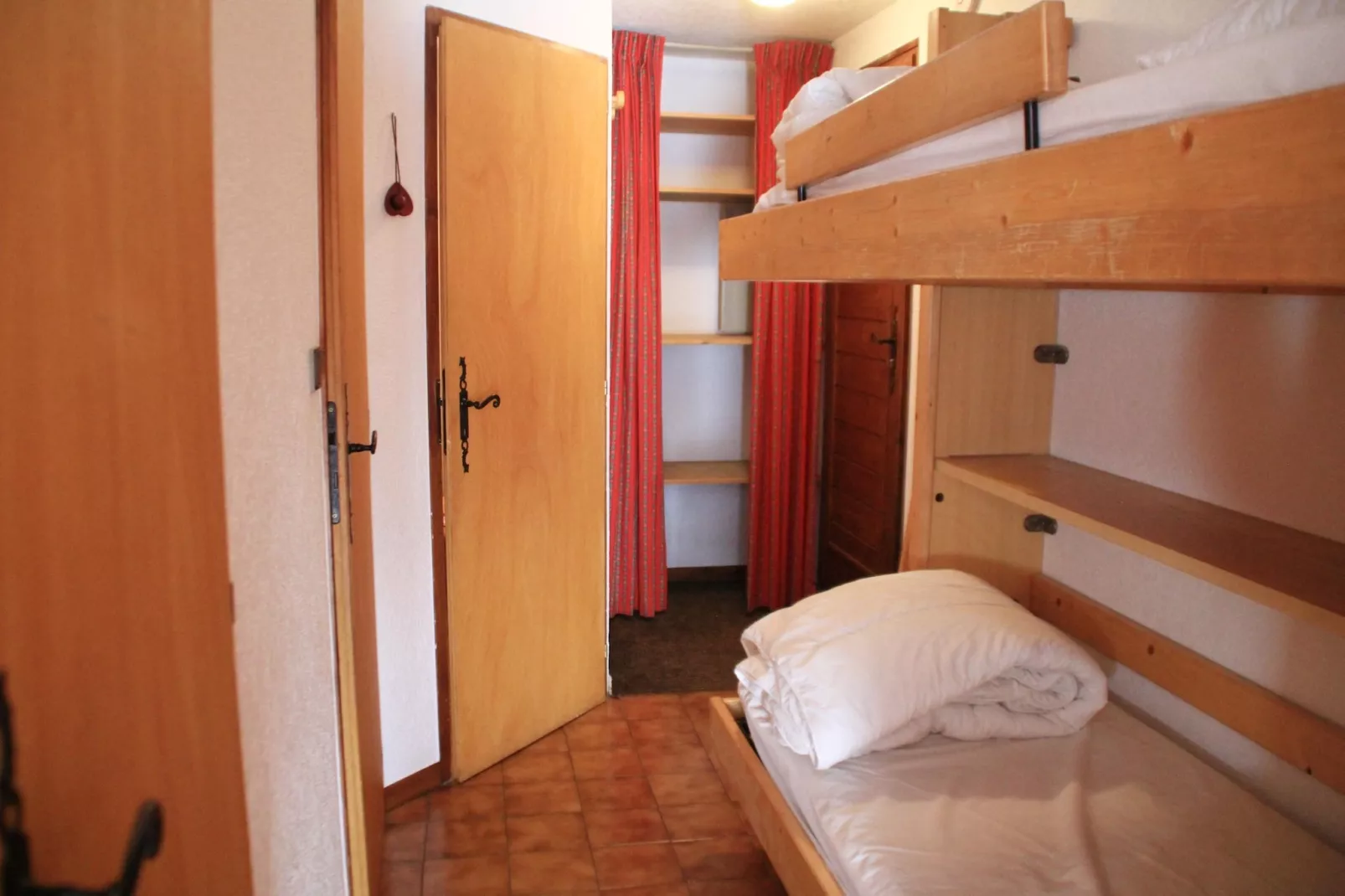 Gelinote GL3 TELECABINE & MOUNTAIN 4 Pers.-Bedroom