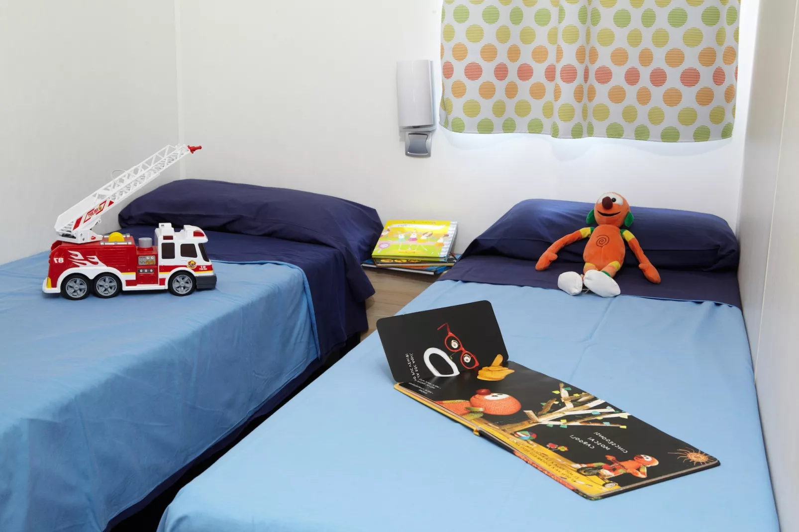 CAMPING INTERPALS Bungalow Garbi-Bedroom