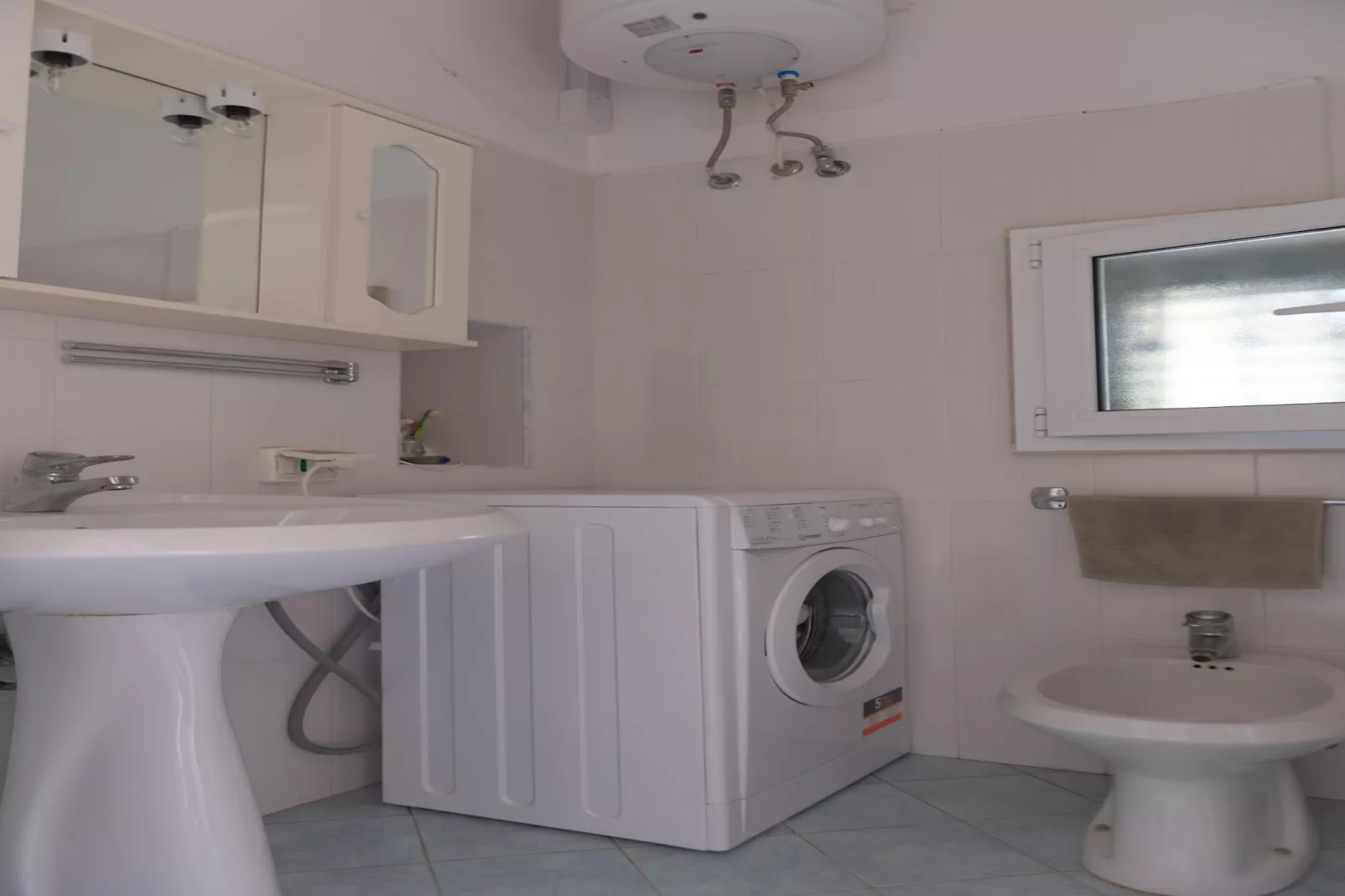 Lamia Papo in Ostuni-Badezimmer