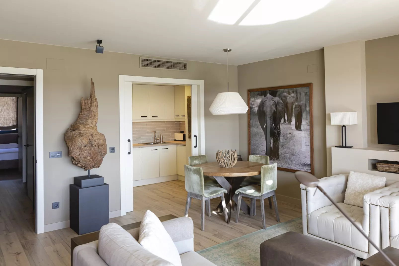 RESID.GOLF 30 2-1-Dining room