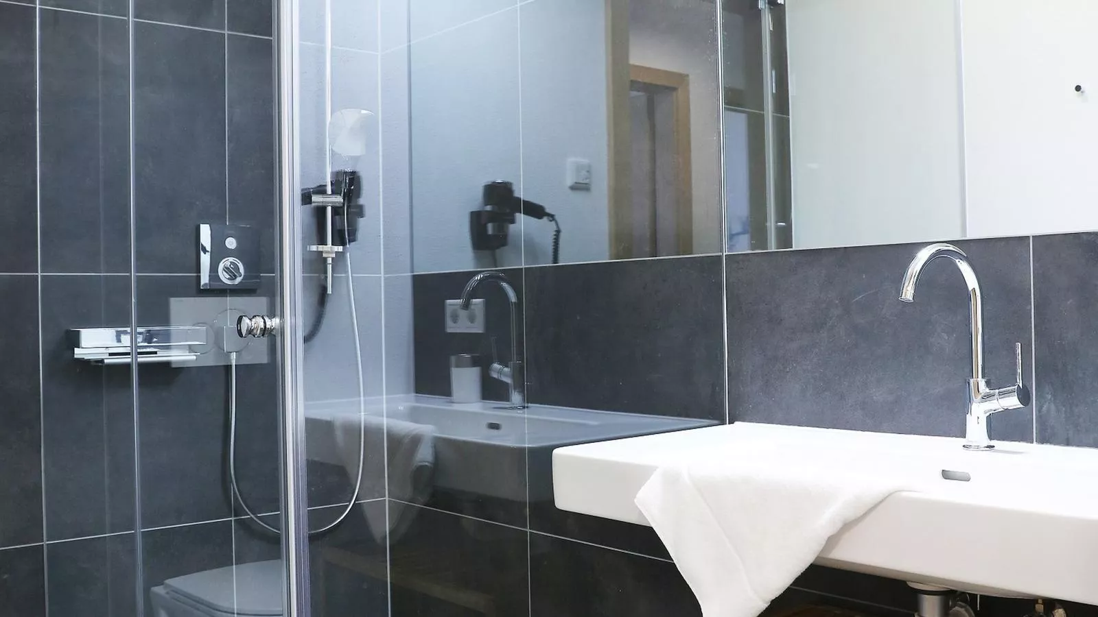 Tauern Suites Mitterwirt TOP 314-Bathroom