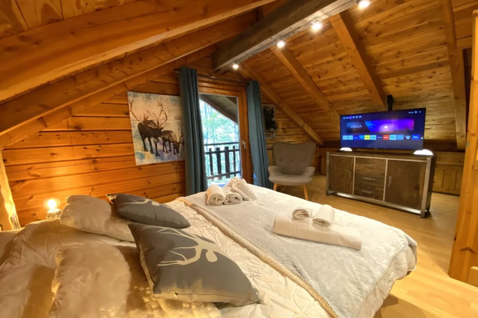 LE RENNE  Chalet en bois au calme avec SPA Jacuzzi-Chambre