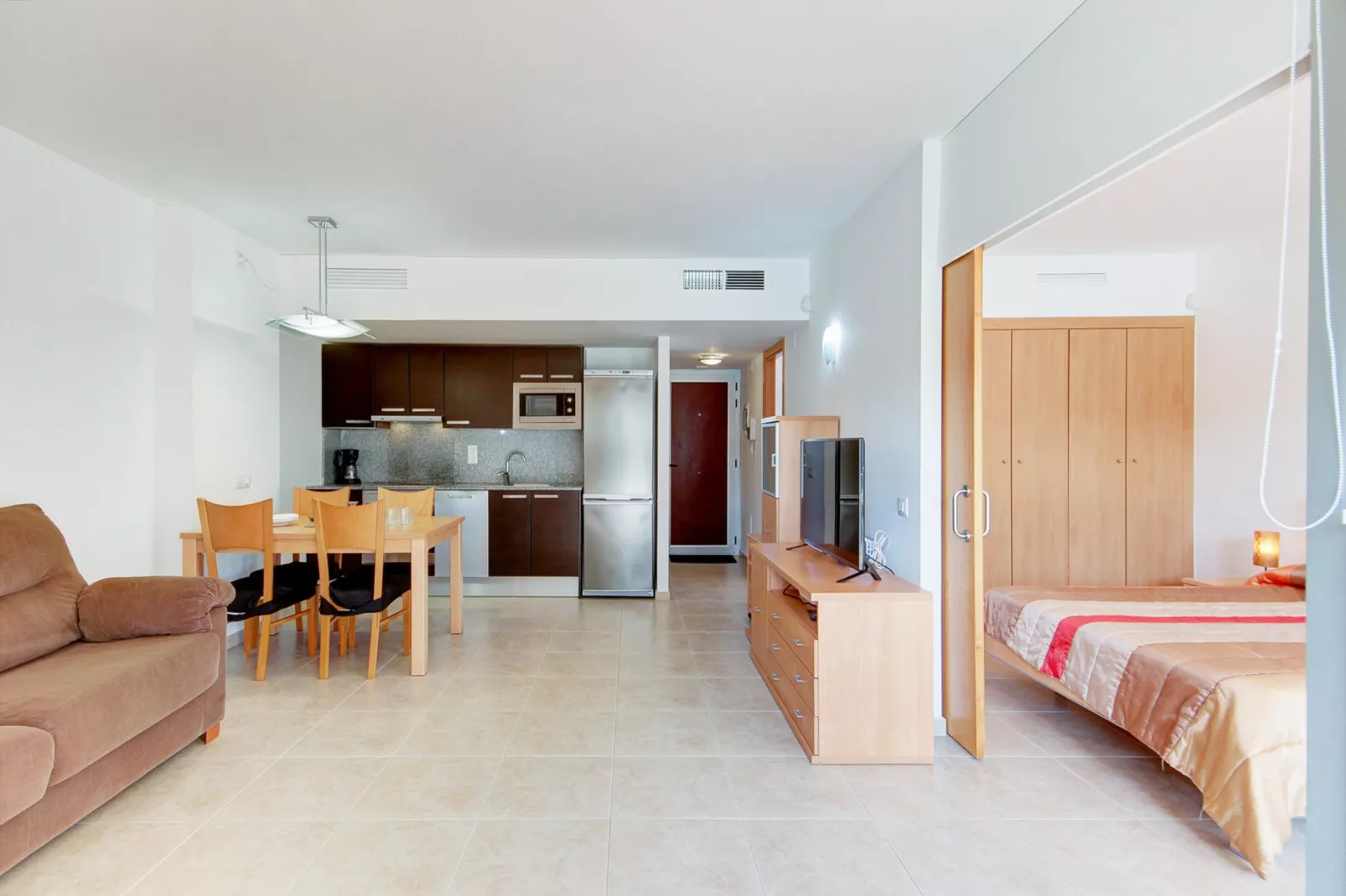 MARINES MESTRAL Bjs 8 Roses-Wohnzimmer
