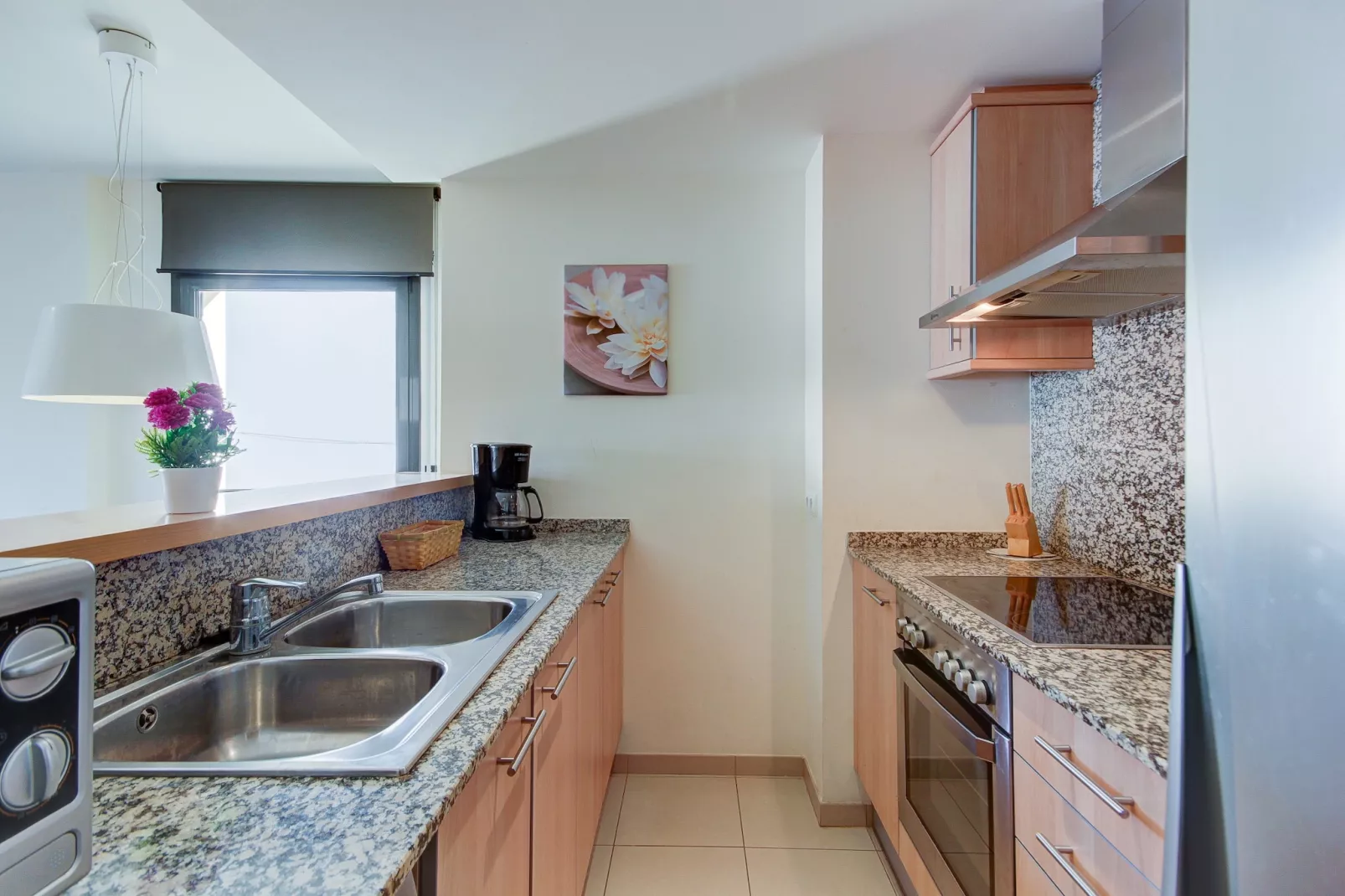 MILENI 3 1 1 4 Roses-Kitchen