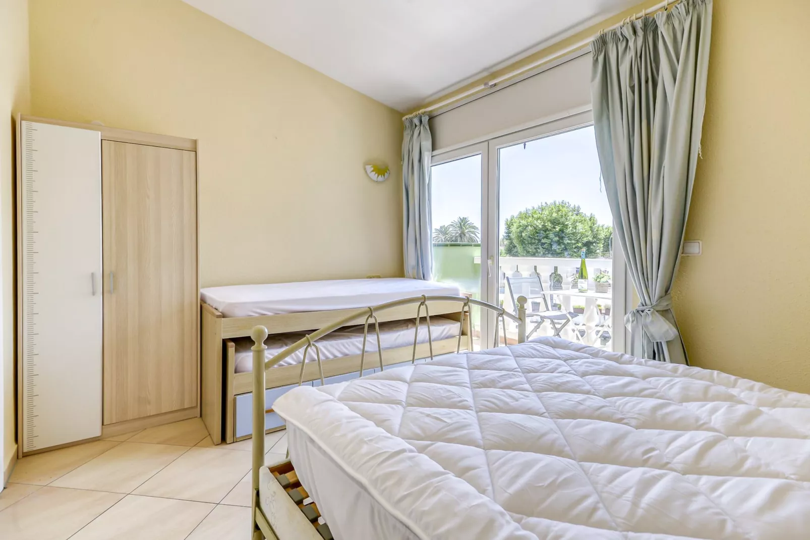 PORT PETIT 10 + Amarre de 3X7 - Immo B-Bedroom