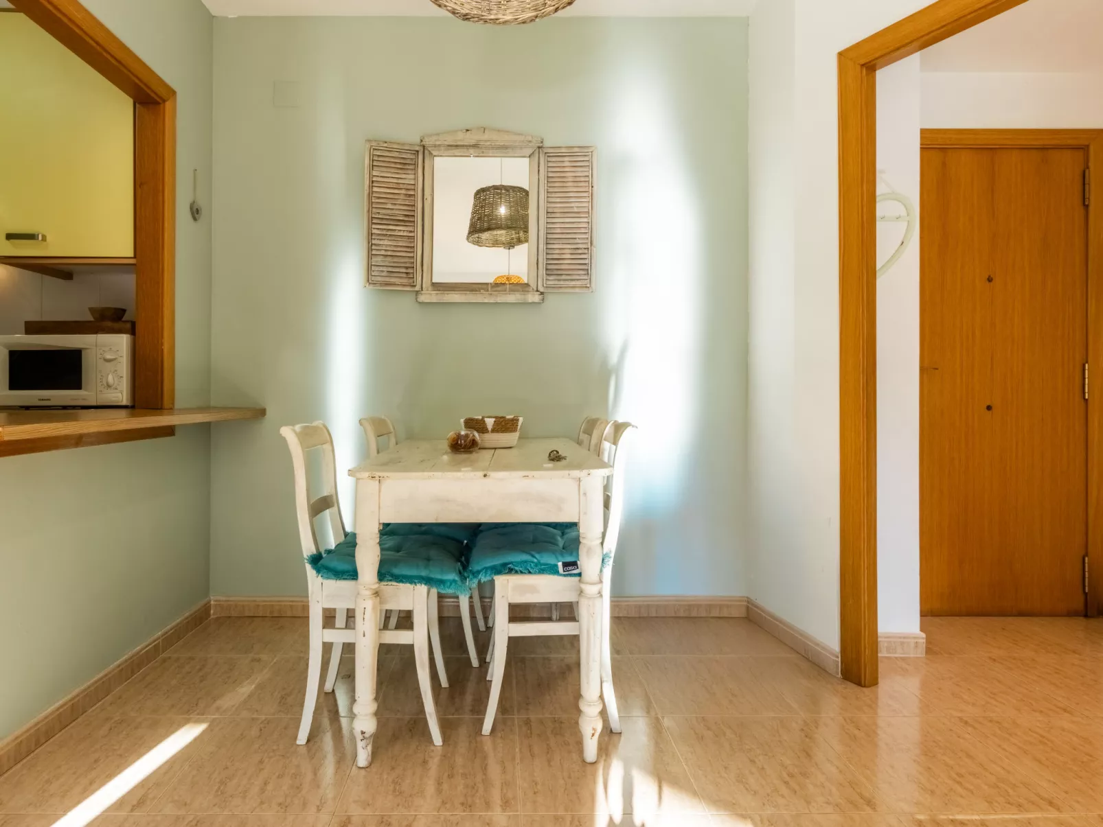 Larimar-Inside