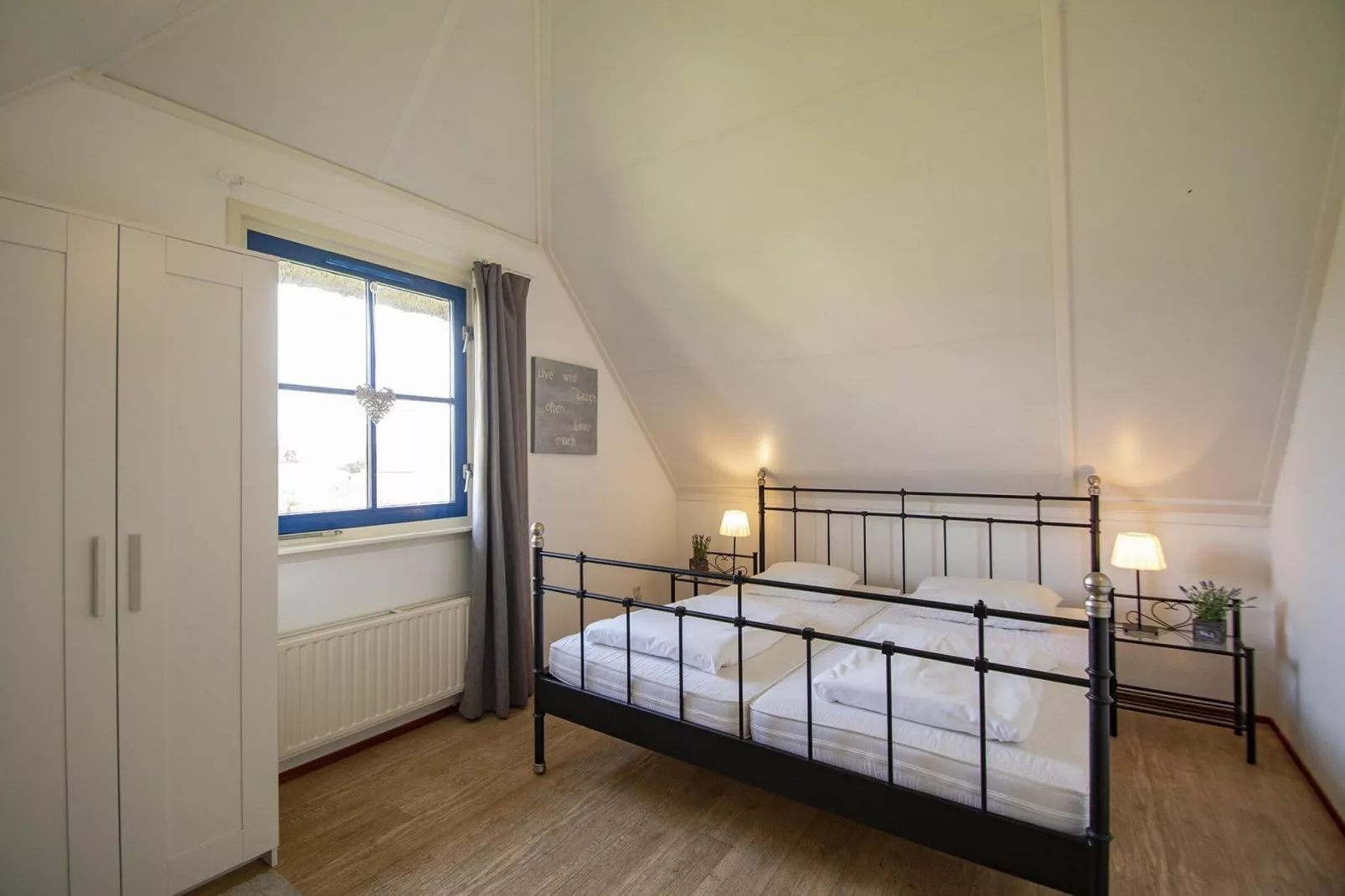 De Buitenplaats 100-Bedroom