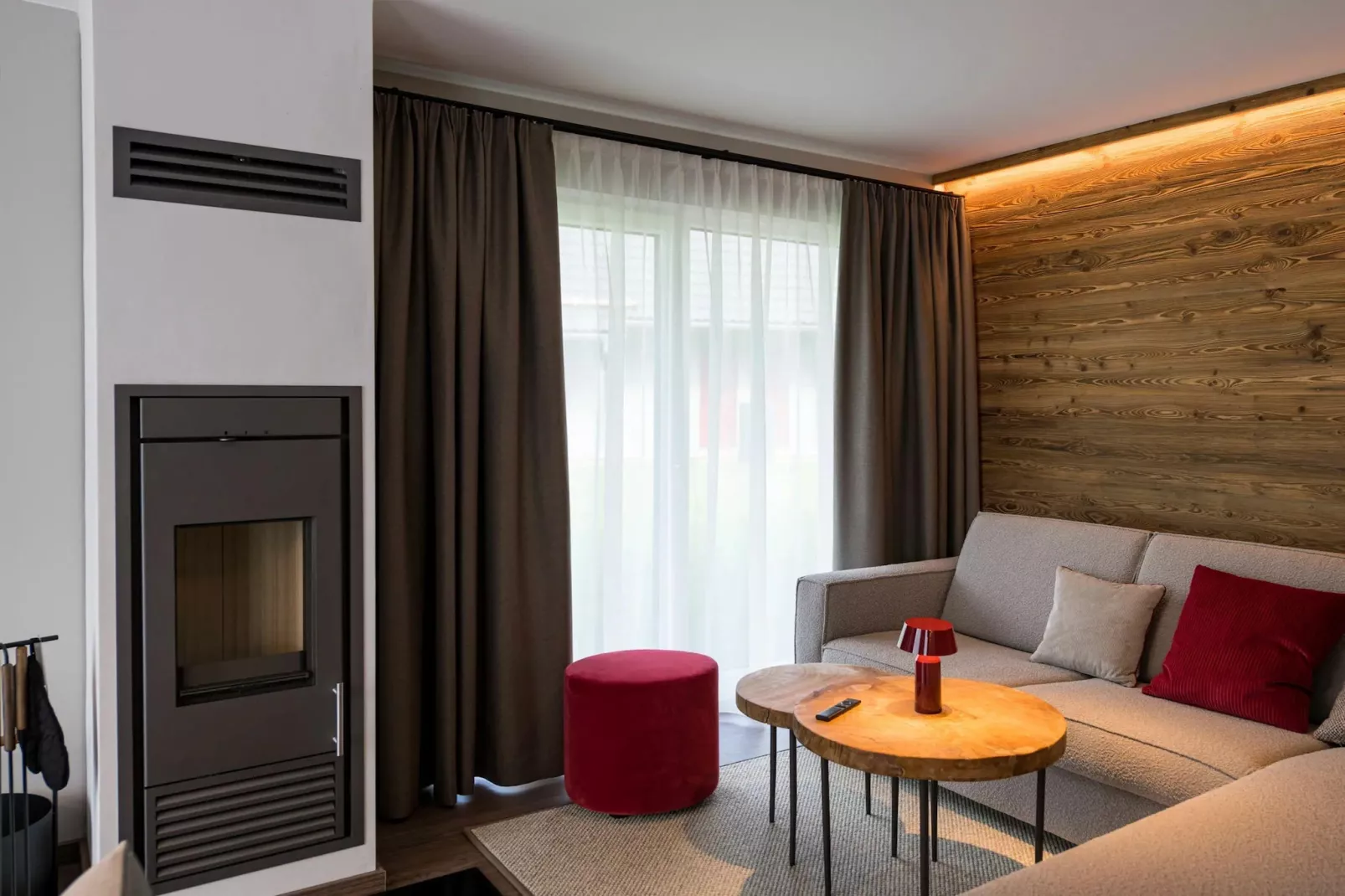 Chalet Exclusive-Living room