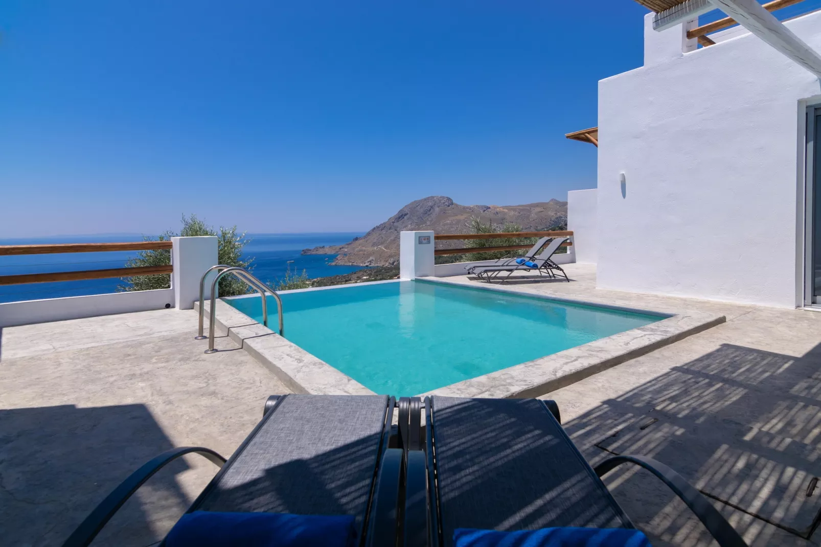 Pyrgos Exclusive 2-Pool