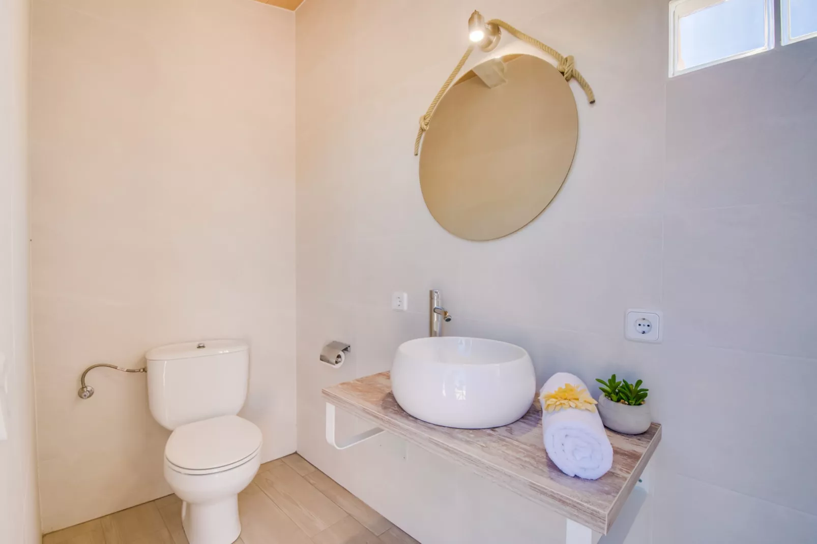Vernissa-Bathroom
