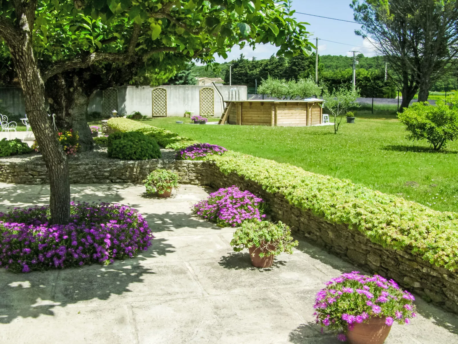 Le Gîte de Saint Sauveur-Outside