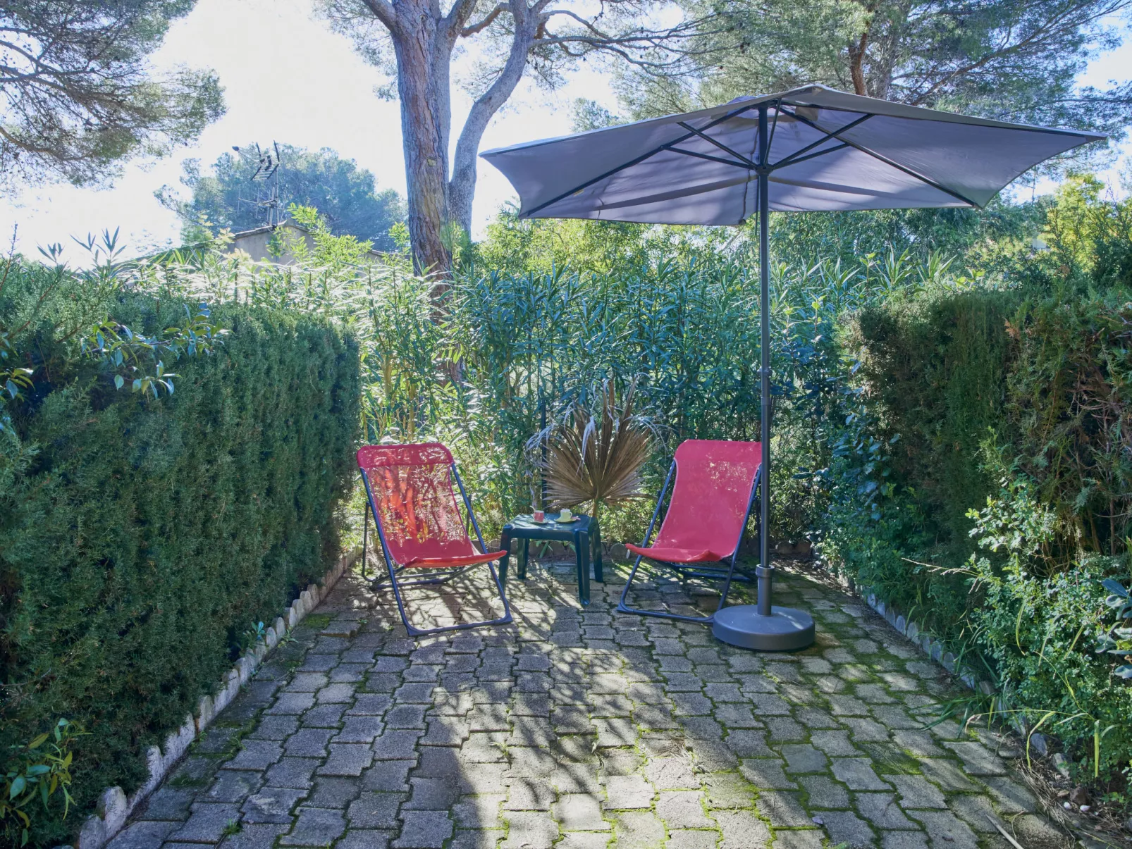 Pinède Mer et Soleil-Outside