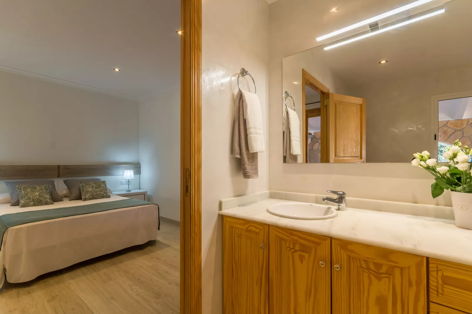 Can Mesquida, Finca 5StarsHome Mallorca-Bathroom