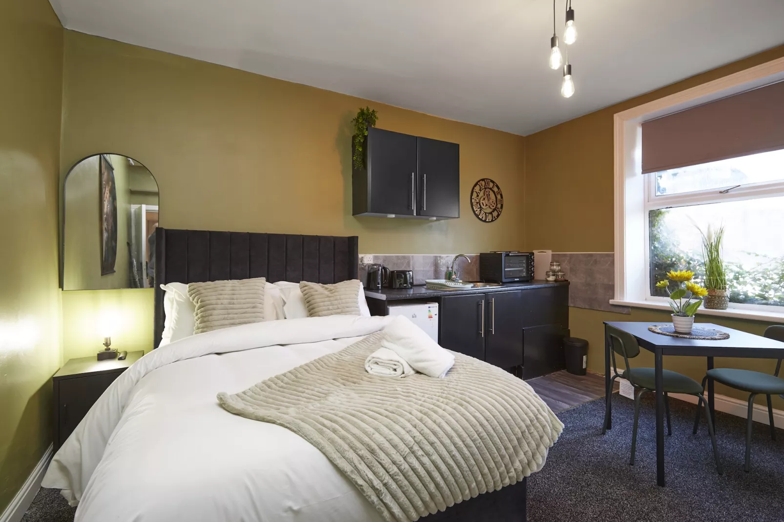 BV Aparthotel Huddersfield Ideal for Business & Leisure Stays-Chambre