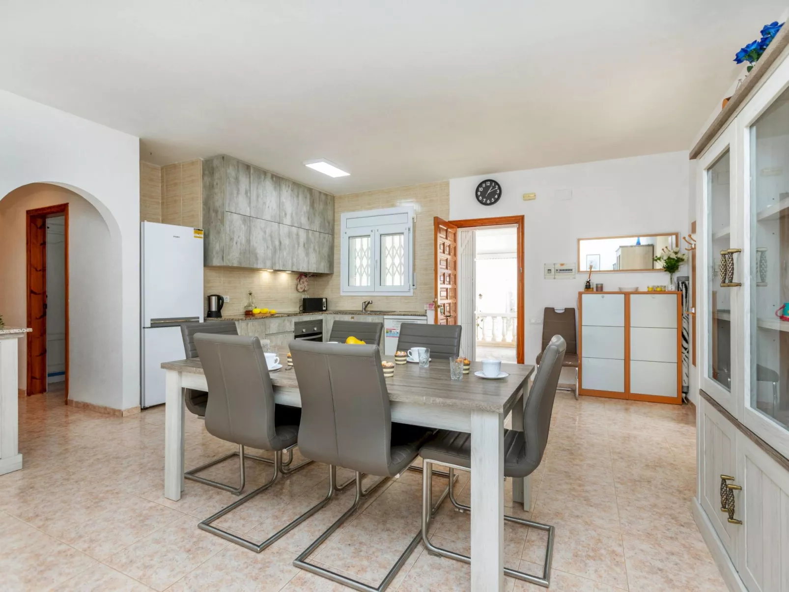 Encanto IV-Inside