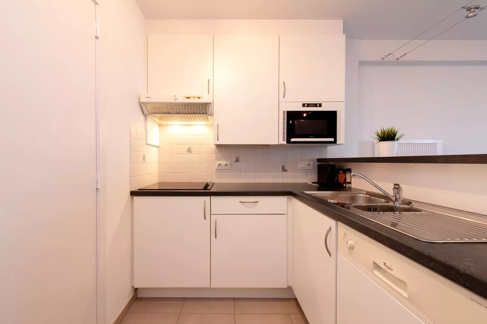 SEASIGHT 0301/ 3B-Kitchen