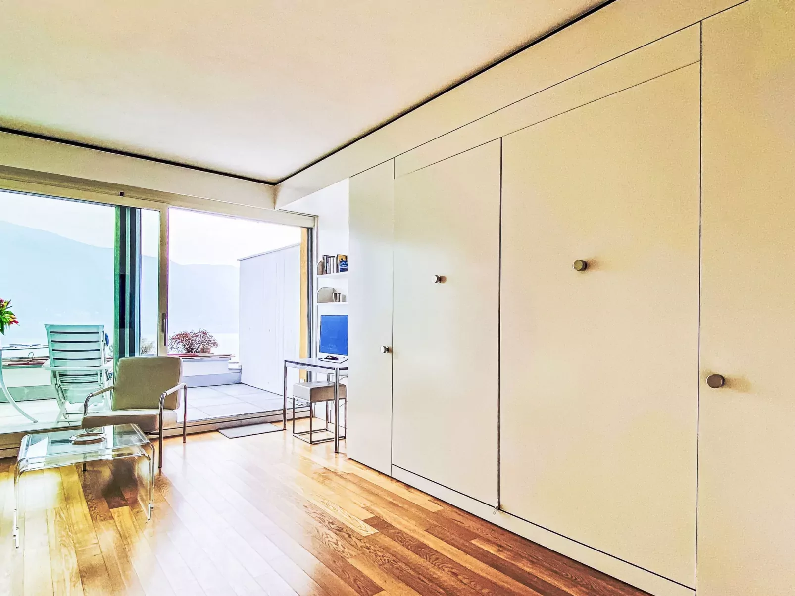 Lakeview App. 603-Inside