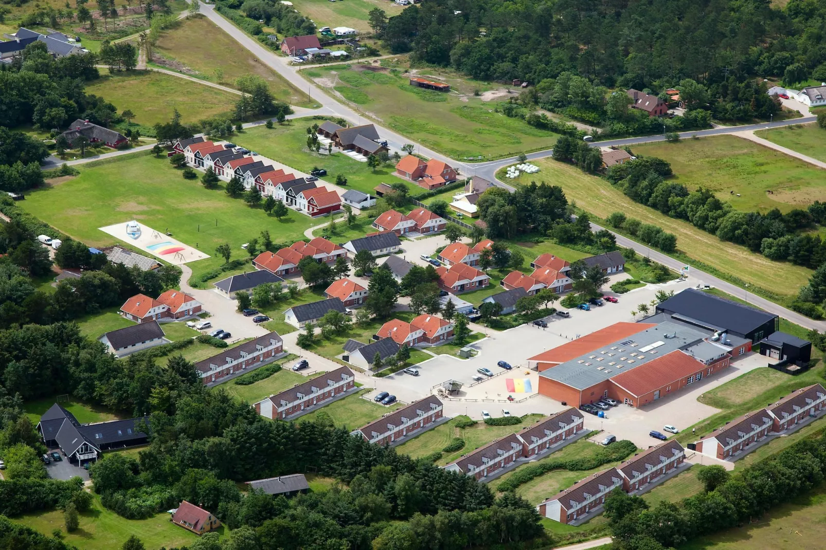 Maison de vacances pour 10 dans un parc de vacances a Blåvand-Extérieur