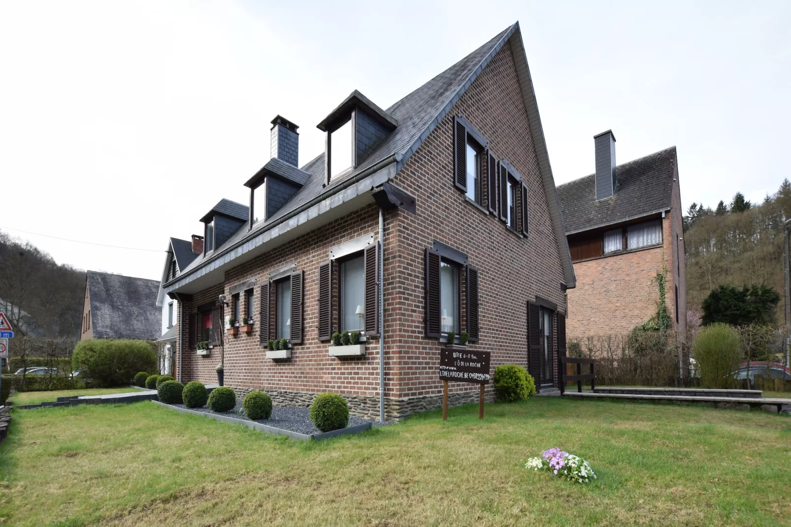 Ô de la roche-Exterior summer