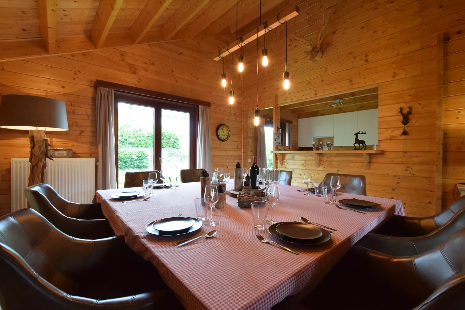 Happy Wood Chalet-Dining room