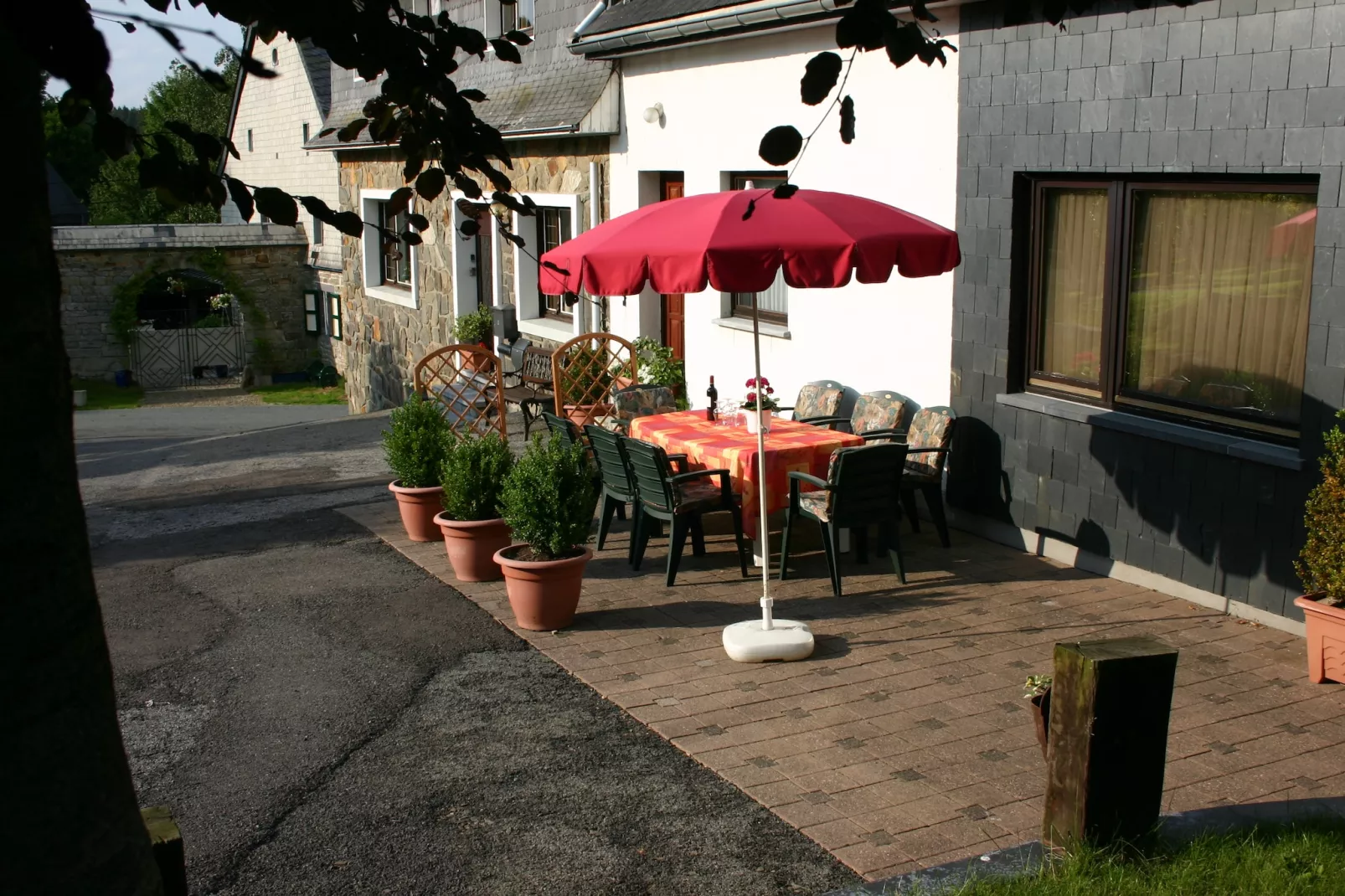 Am Brunnen-Exterior summer
