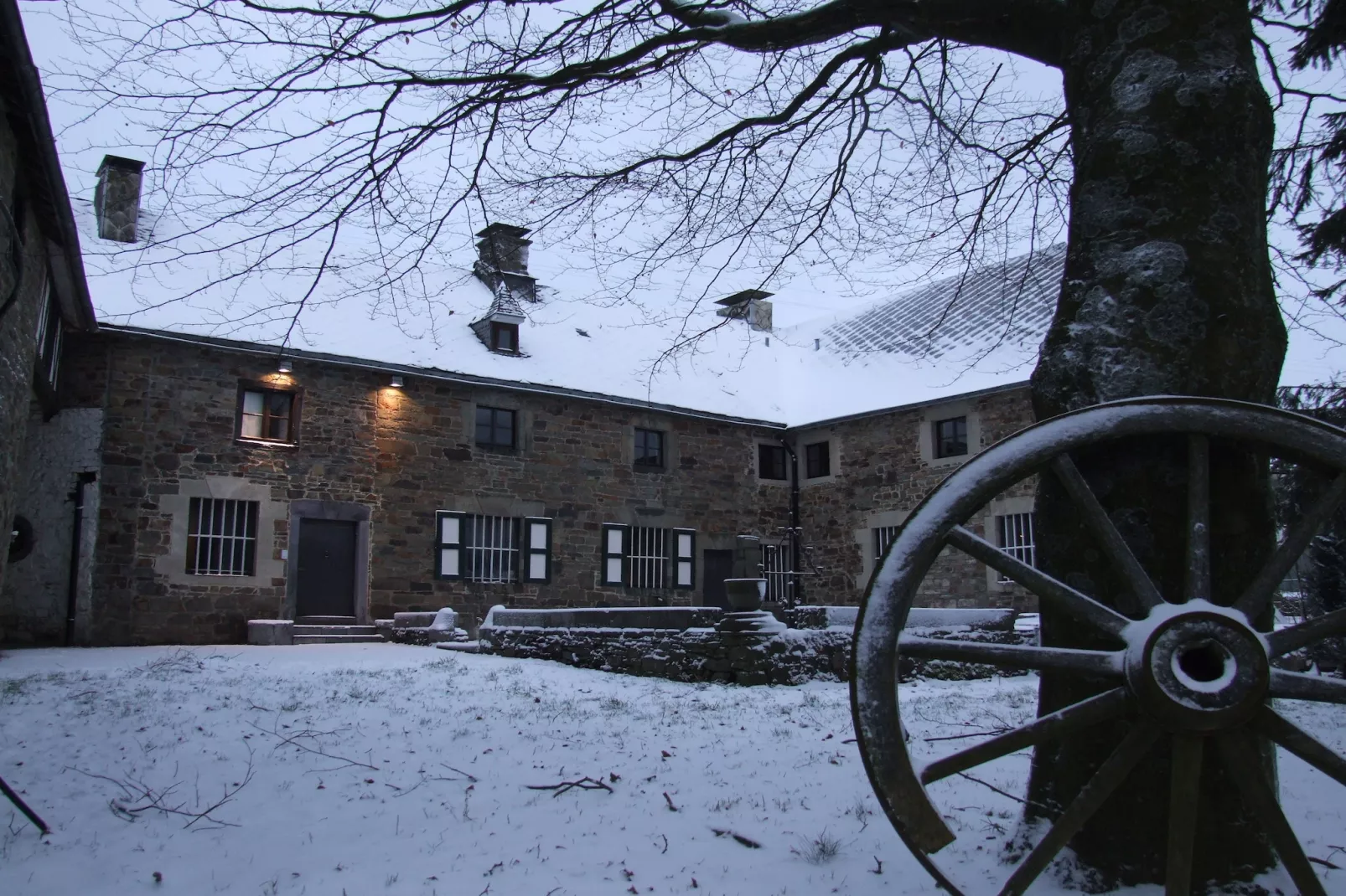Koetshuis Loft-Außenbereich Winter