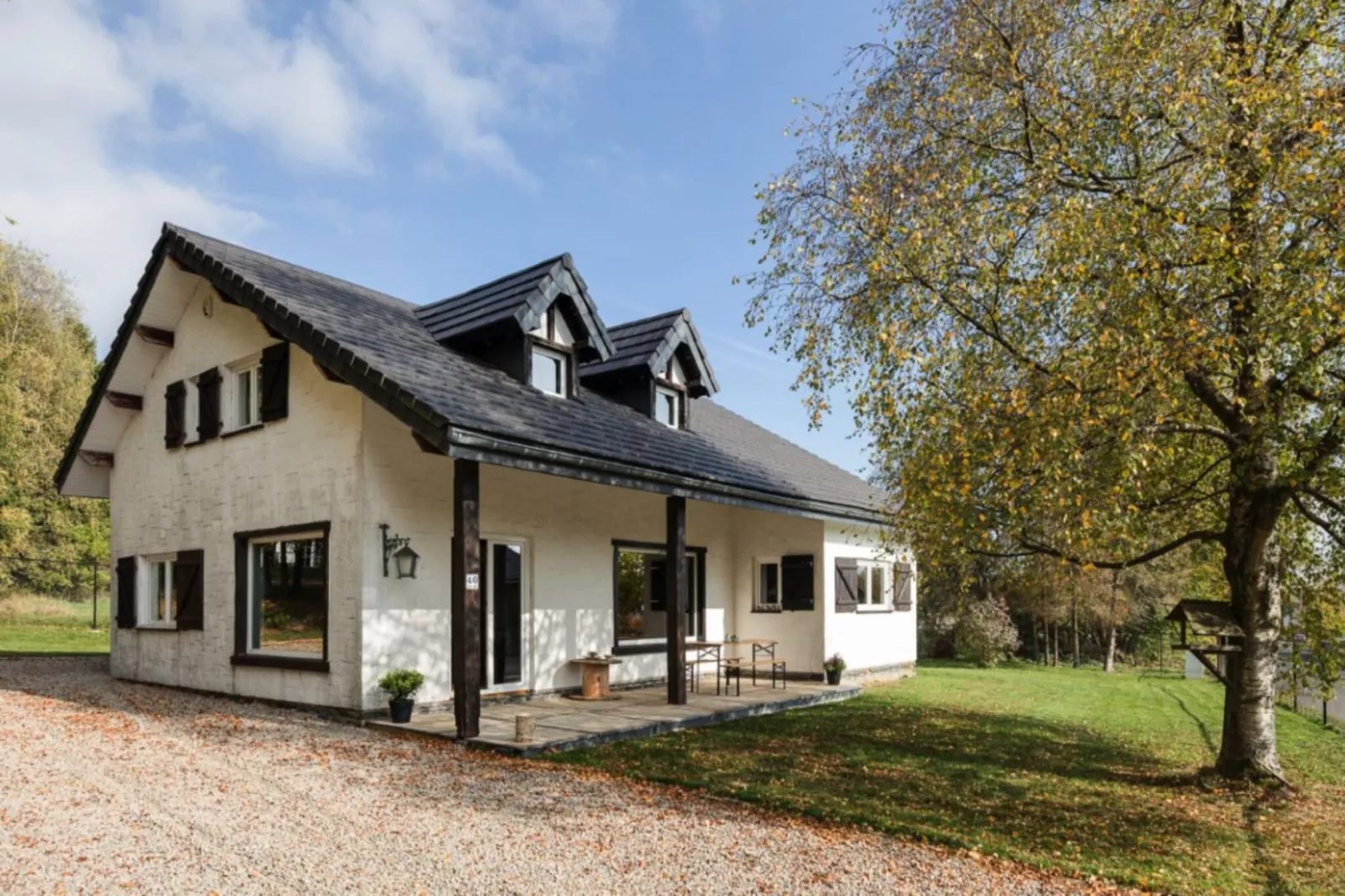Superbe maison de vacances pour 10 personnes Xhoffriax-Extérieur été
