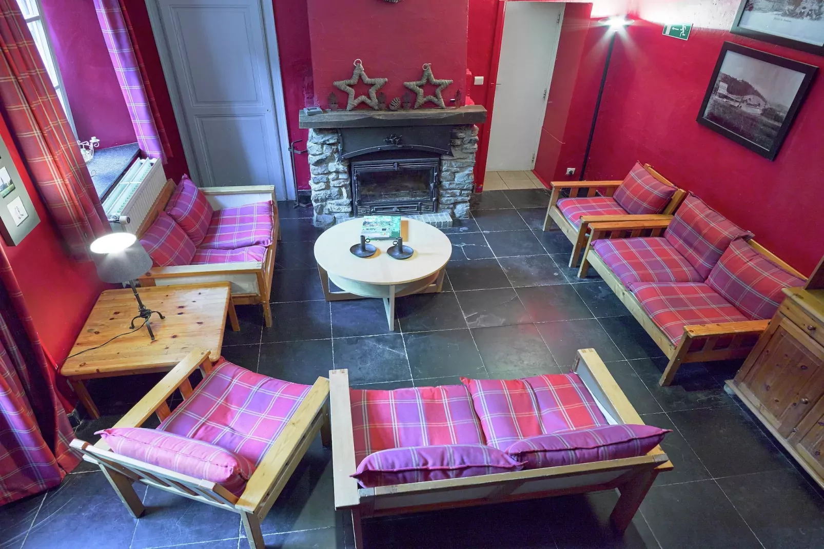 La Reine-Living room