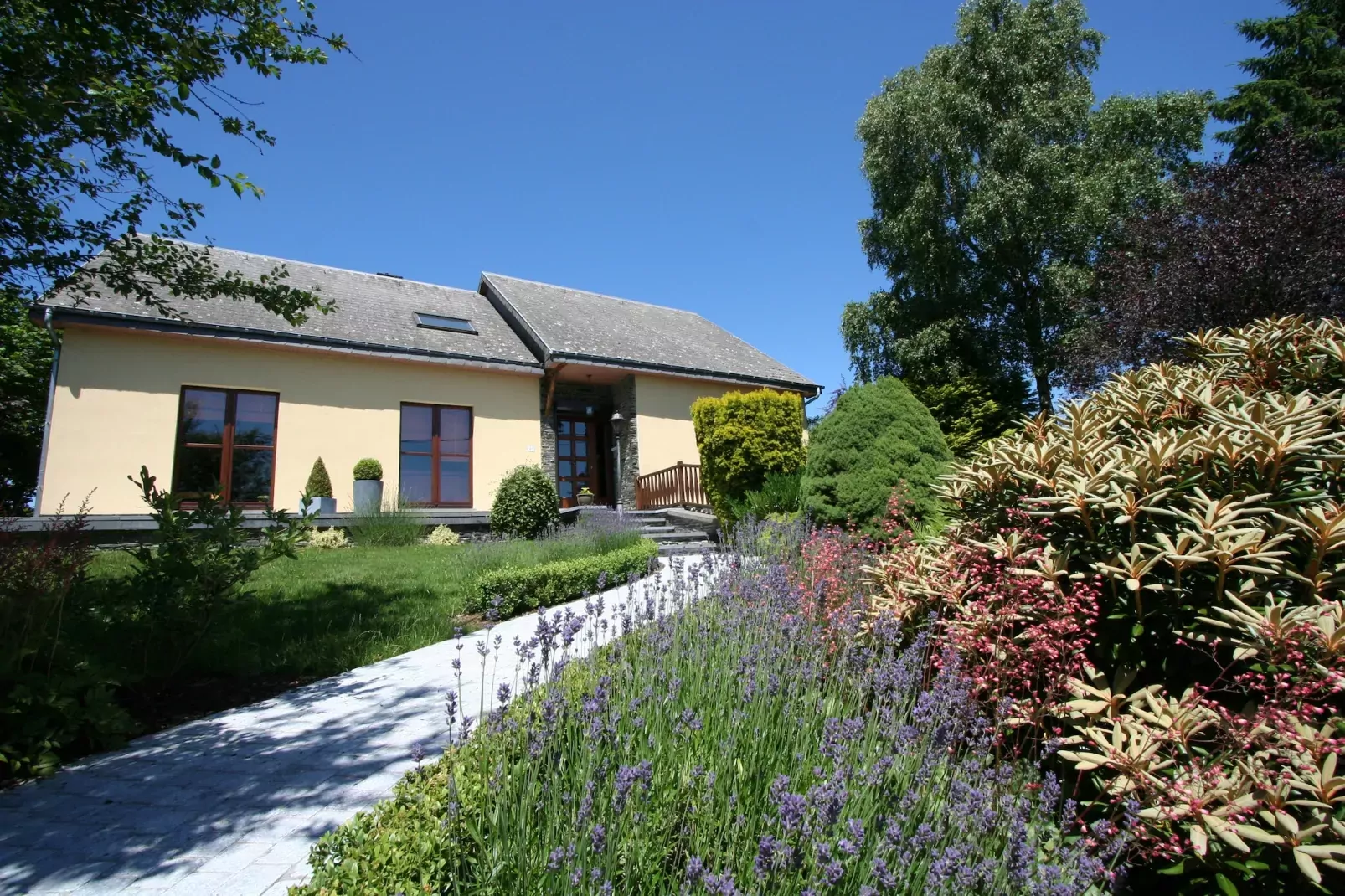 Le Gîte des Grands Prés-Exterior summer