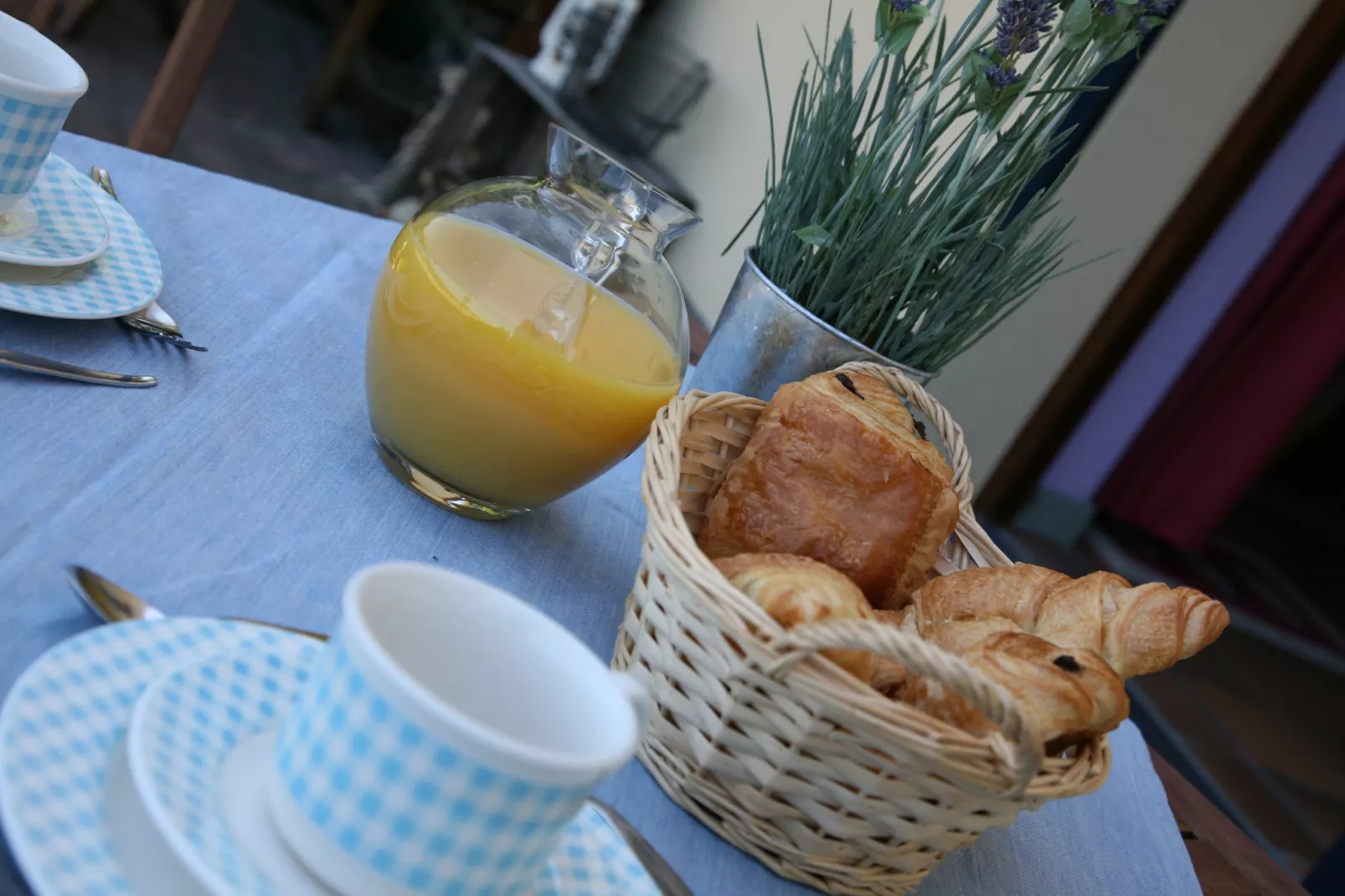 La Maison des Grands Prés-Salle à manger