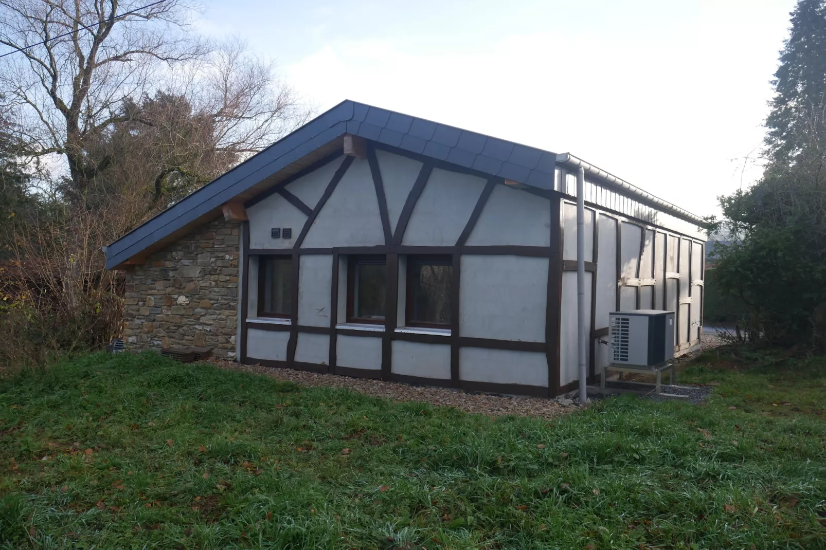 Superbe maison de vacances à Vieslam pour 6 adultes-Exterior summer