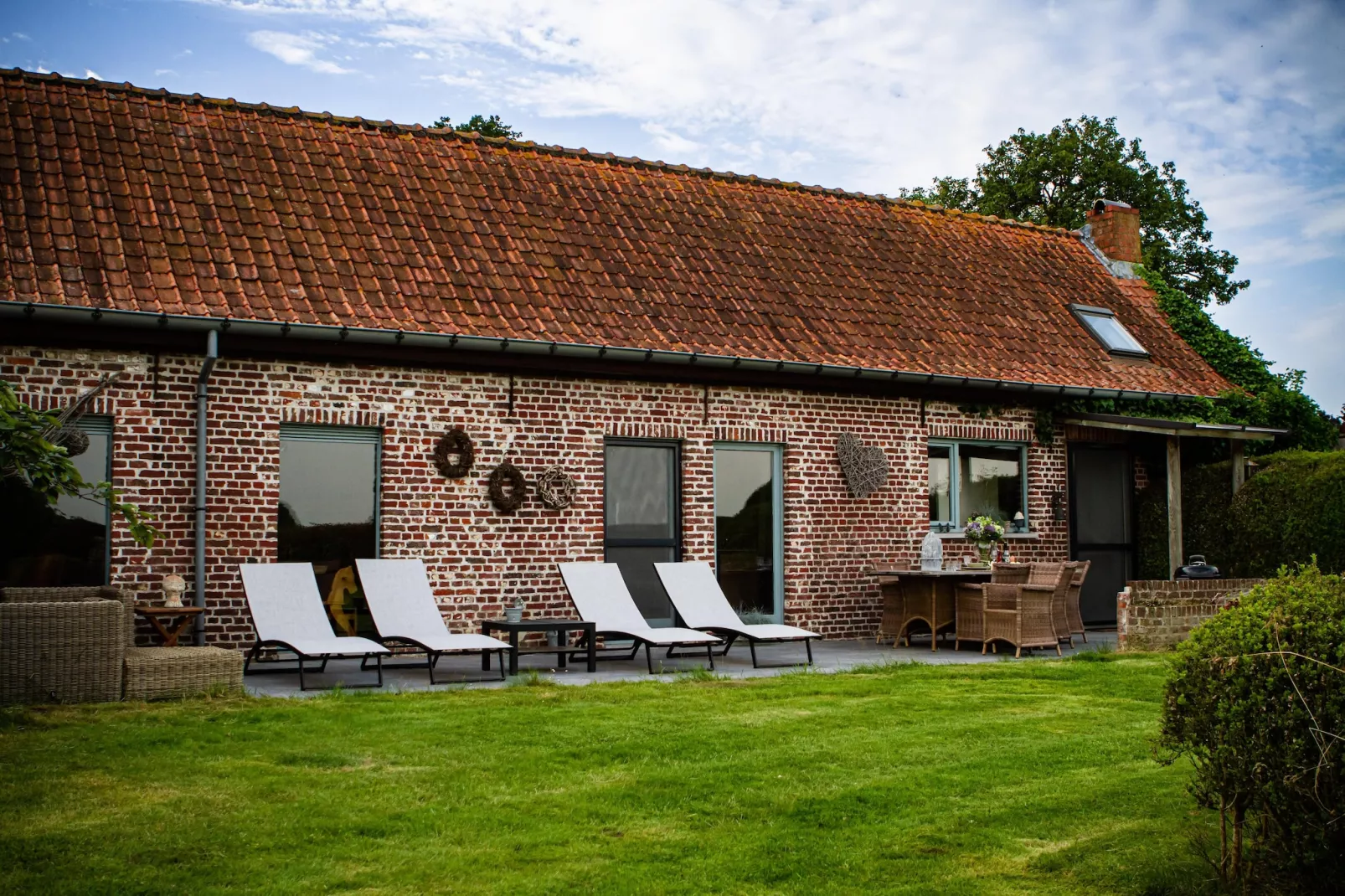 Casteeldoorn-Exterior summer